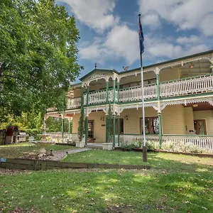 Grove Manor Guest house